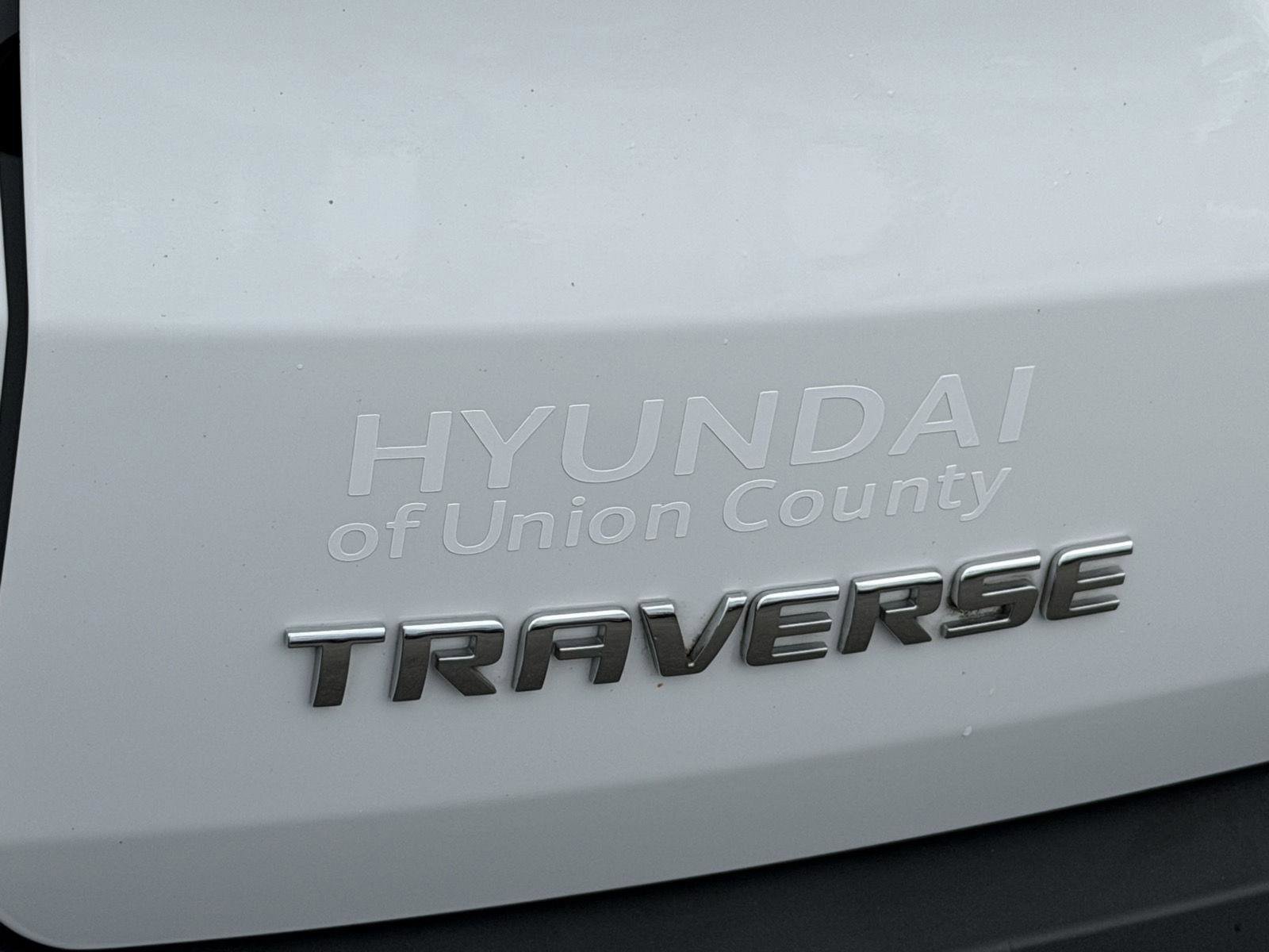 Used 2021 Chevrolet Traverse LT FWD image 29