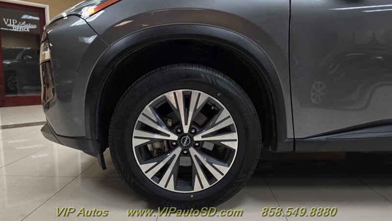 Used 2023 Nissan Rogue SV FWD image 25
