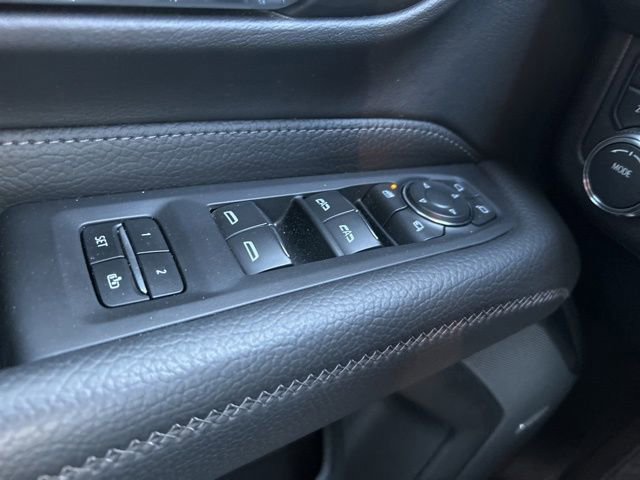 Used 2024 GMC Yukon Denali AWD/4WD image 2
