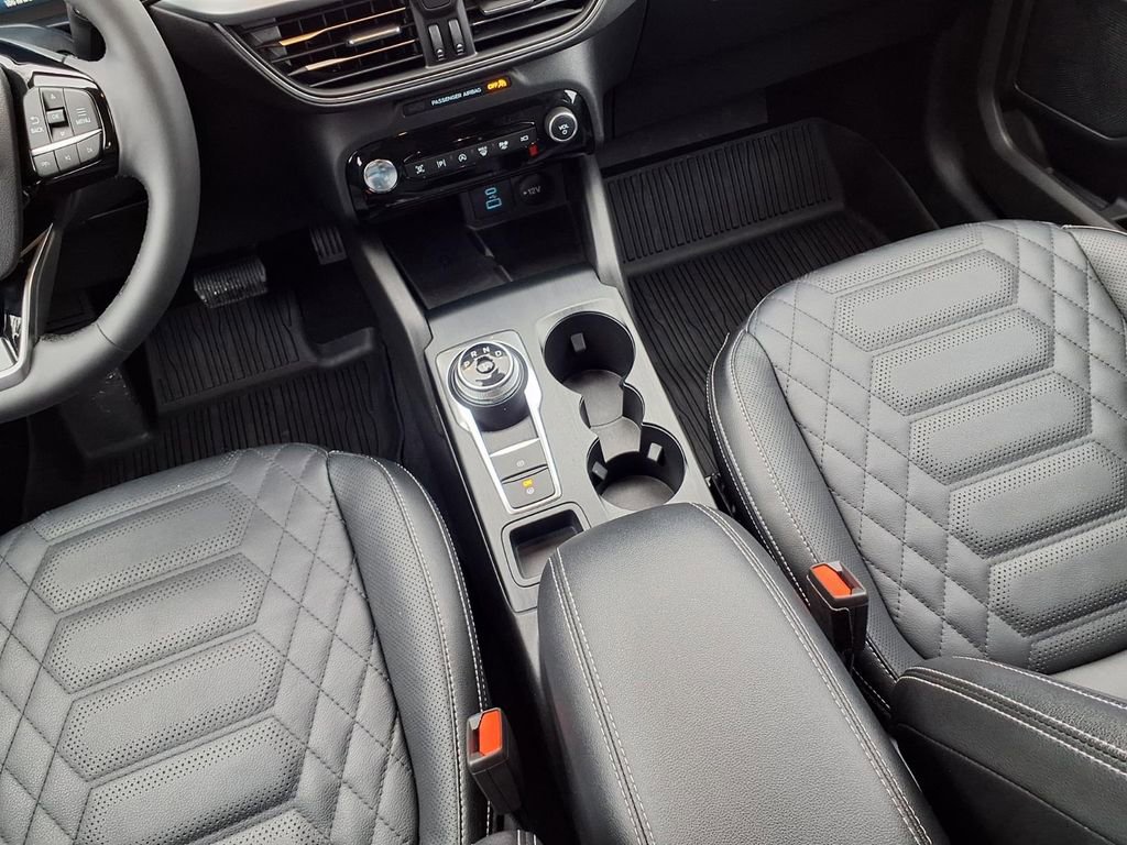 Used 2023 Ford Escape Platinum w/ Premium Technology Package image 11