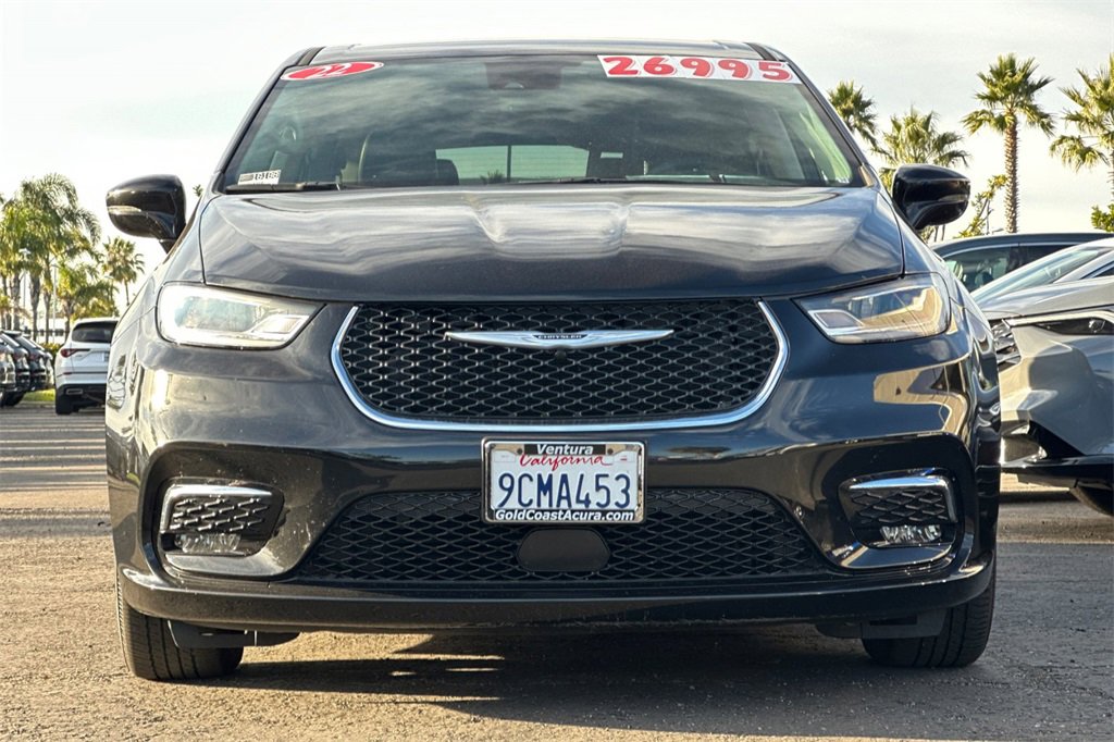 Used 2022 Chrysler Pacifica Touring-L image 6