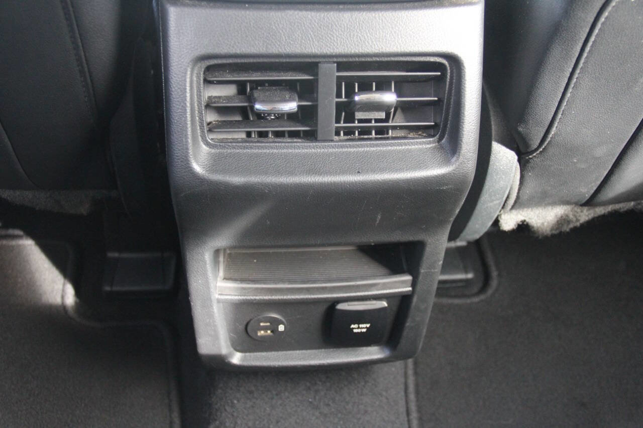 Used 2022 Ford Edge Titanium image 14