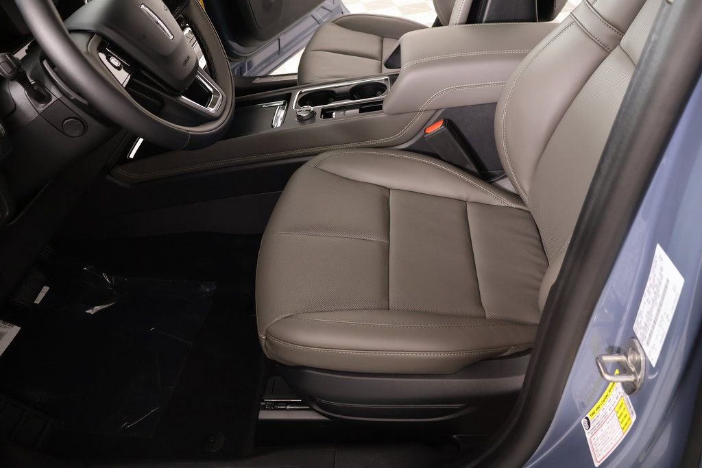 New 2026 Lincoln Corsair Premiere image 12