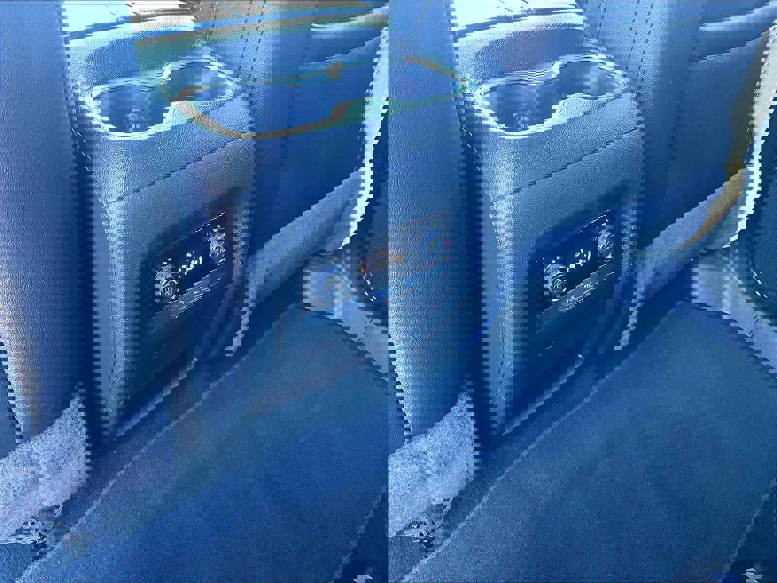 Used 2025 Chevrolet Traverse LT image 29