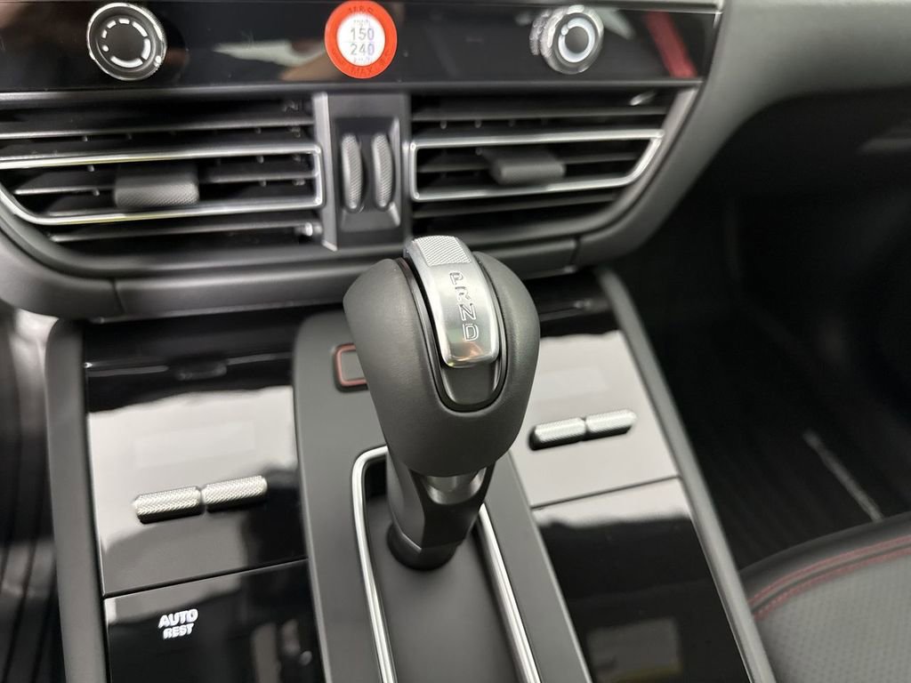 New 2026 Porsche Macan GTS AWD/4WD image 33