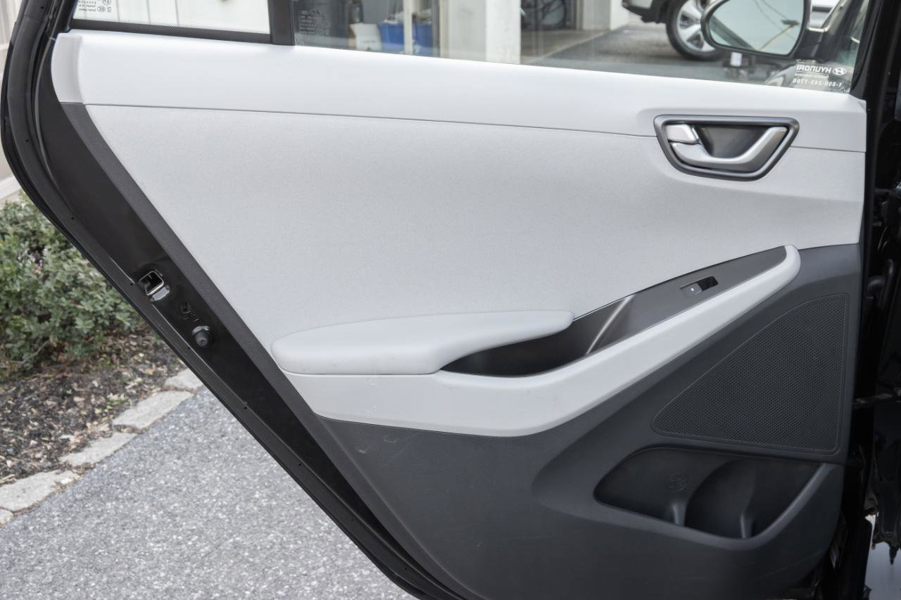 Used 2020 Hyundai Ioniq Blue FWD image 15