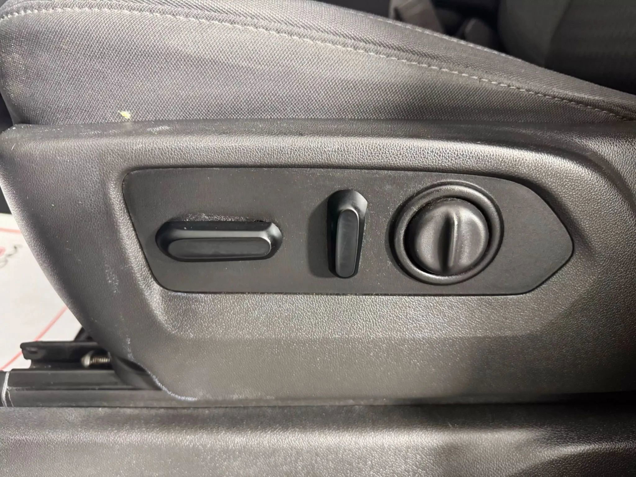 Used 2021 Chevrolet Silverado 1500 RST image 34