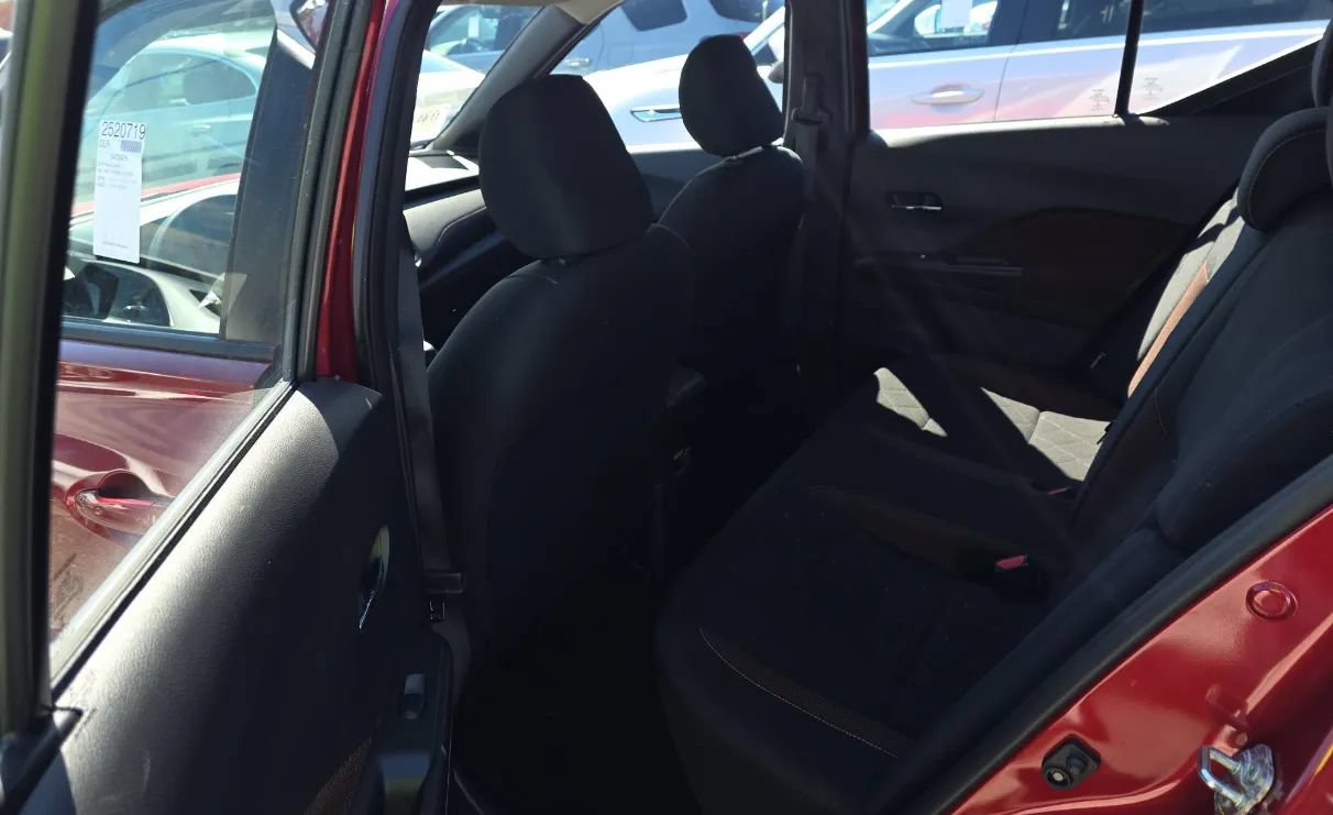 Used 2020 Nissan Kicks SR FWD image 6