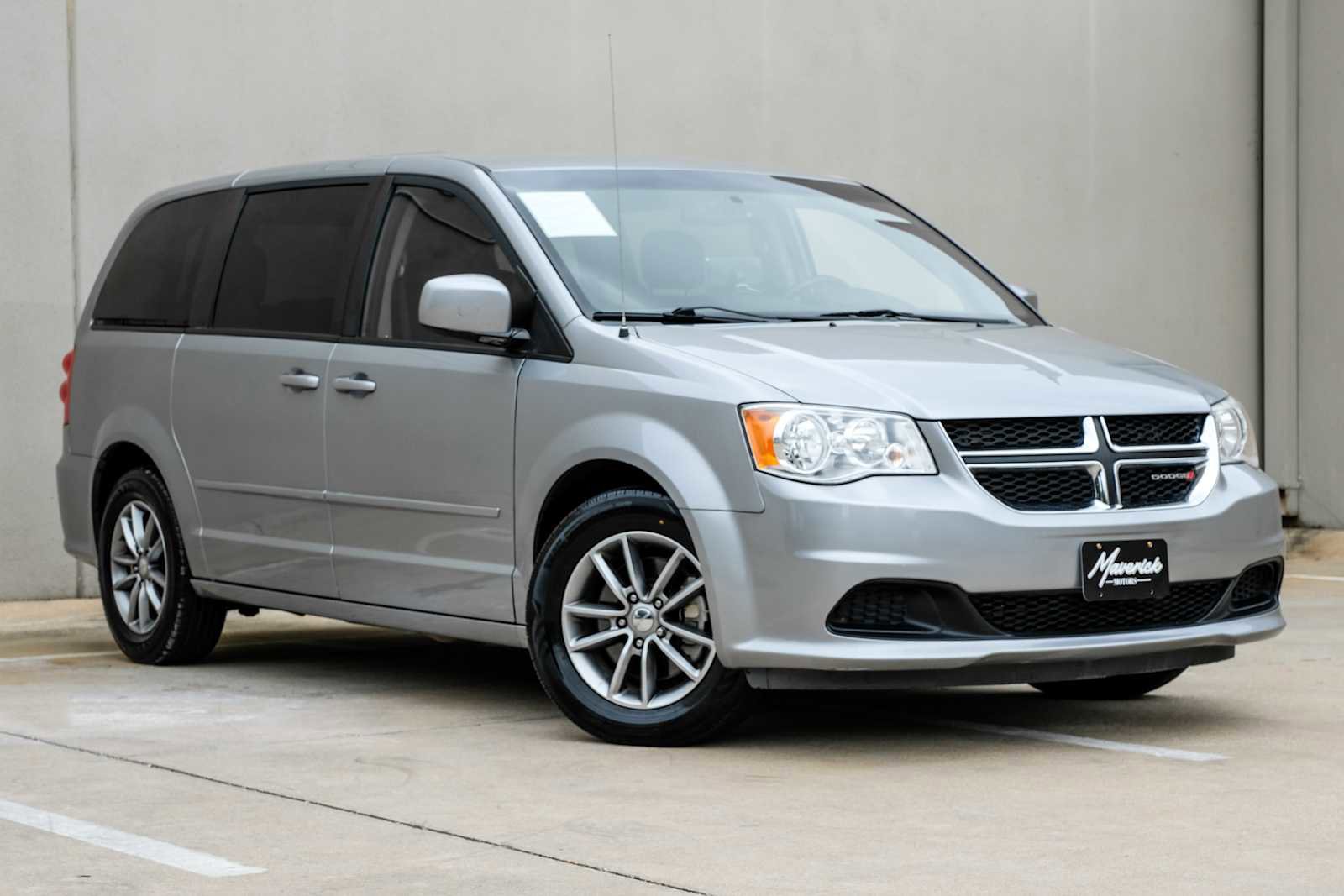 Used 2016 Dodge Grand Caravan SE image 6