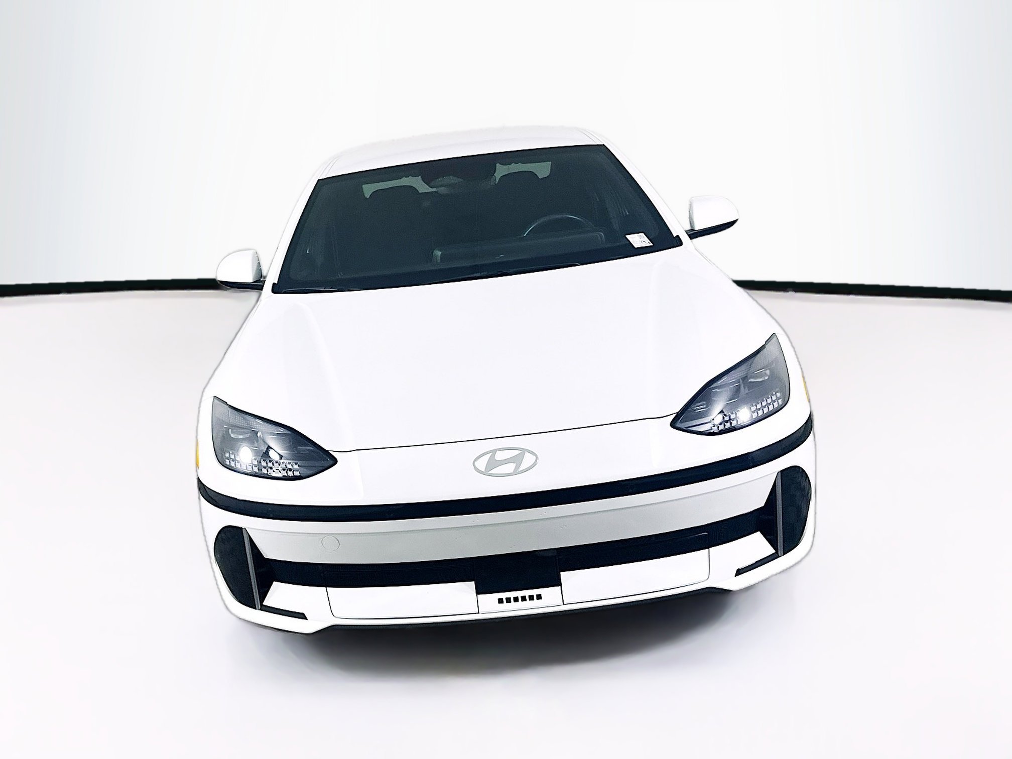 Used 2024 Hyundai Ioniq 6 SE image 2