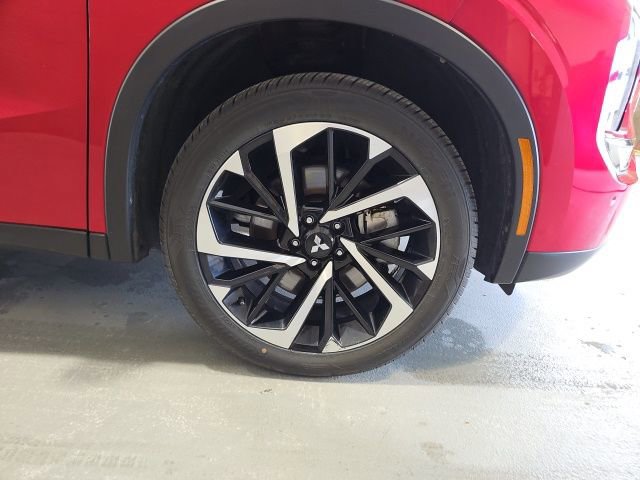Used 2023 Mitsubishi Outlander SE image 20
