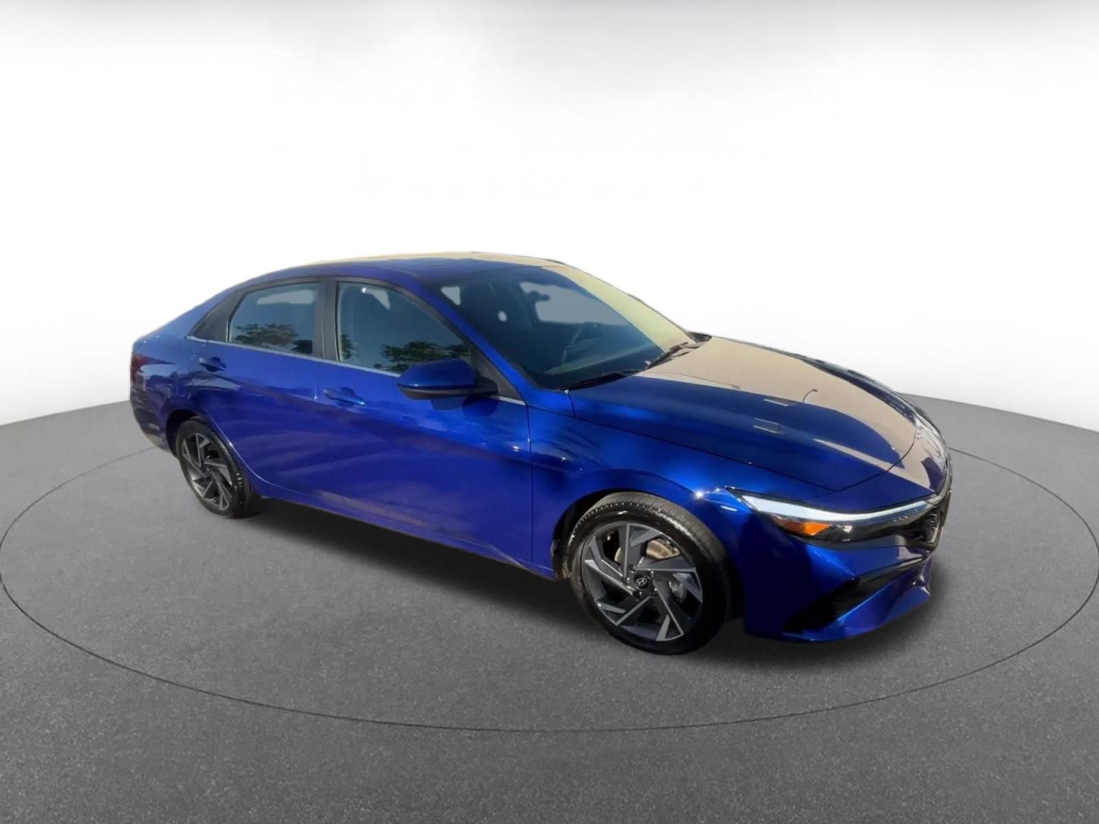 Used 2025 Hyundai Elantra SEL video 2