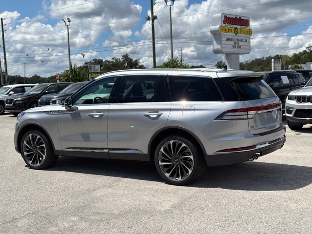 Used 2022 Lincoln Aviator Reserve w/ Equipment Group 201A AWD/4WD image 3