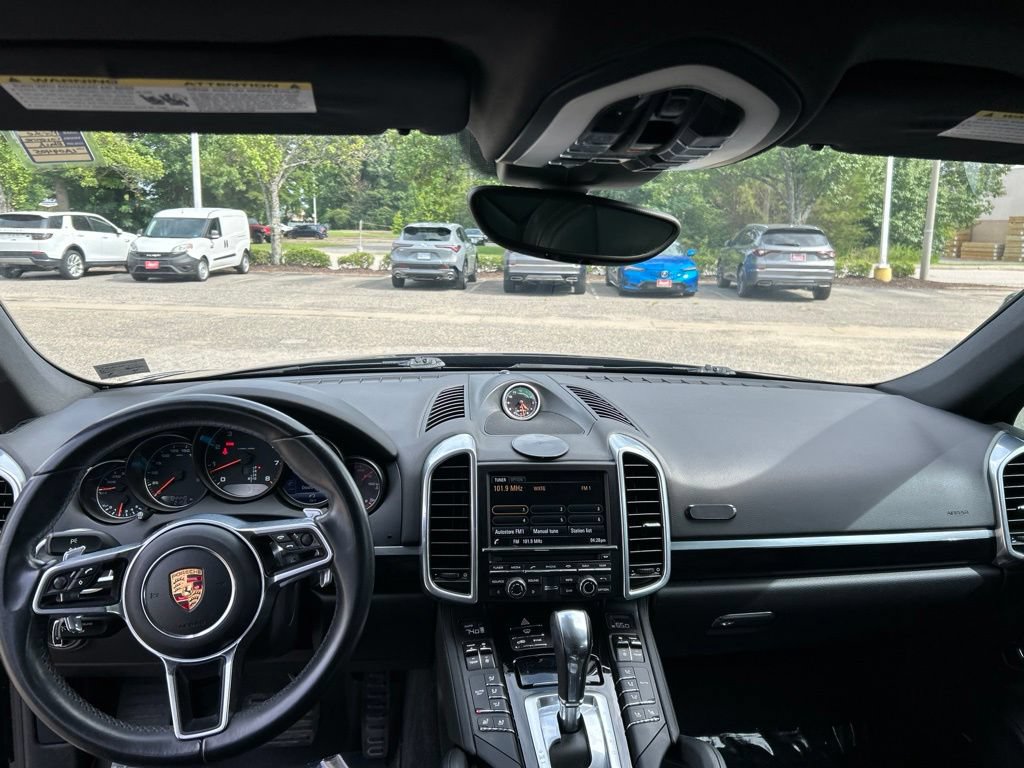 Used 2016 Porsche Cayenne AWD/4WD image 18