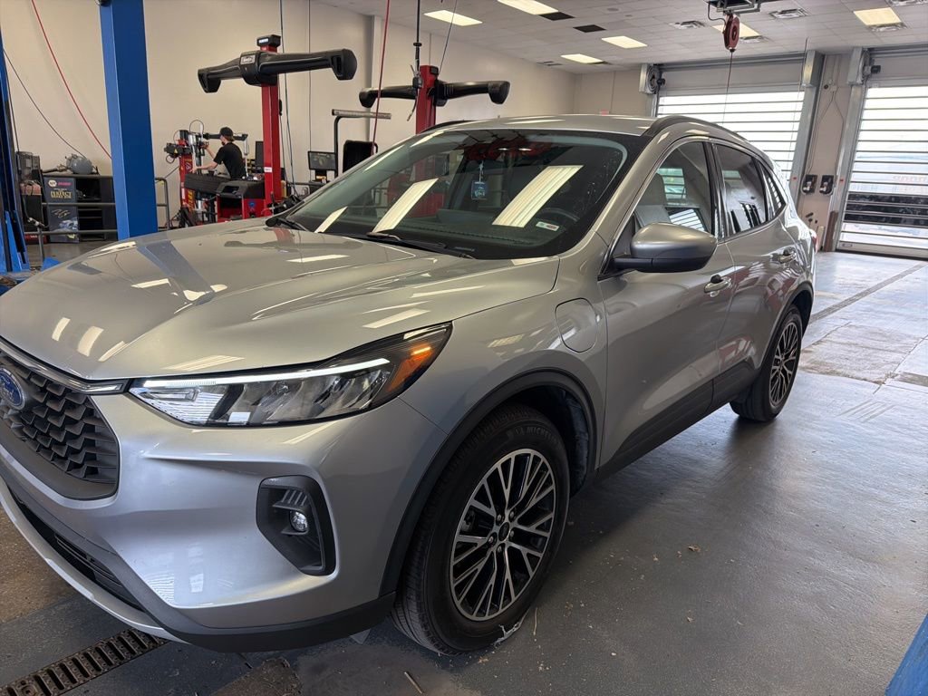 Used 2023 Ford Escape SE image 4