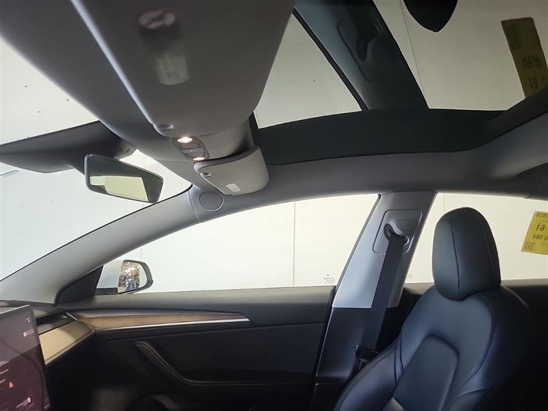 Used 2022 Tesla Model 3 Performance AWD/4WD image 5