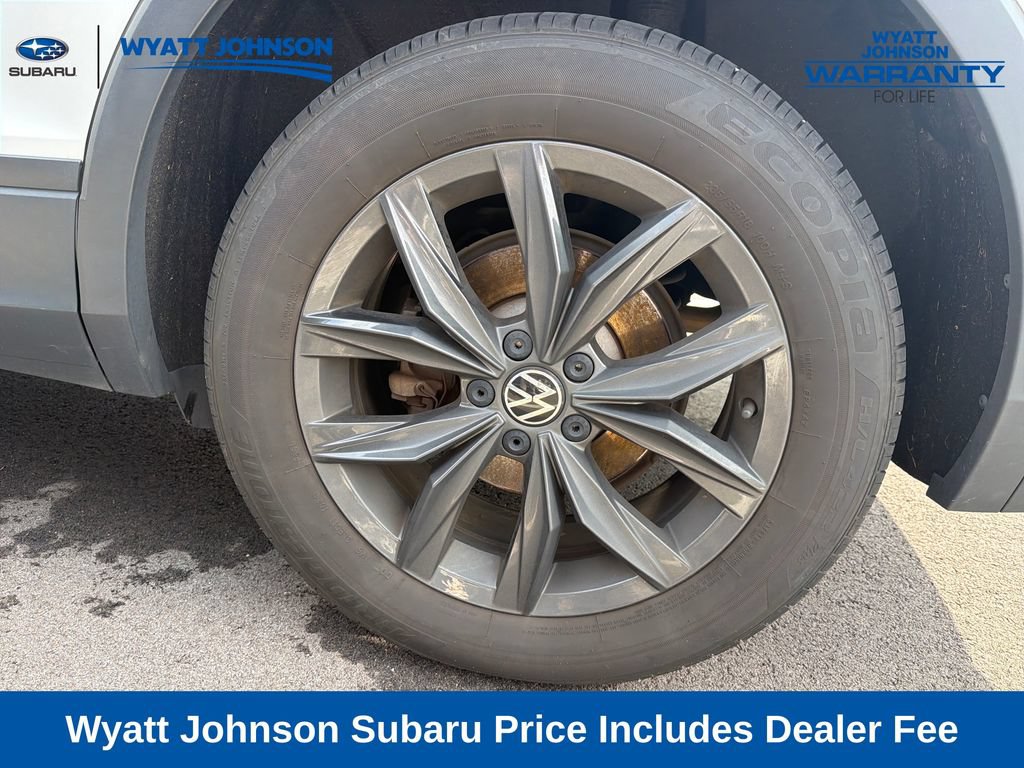 Used 2024 Volkswagen Tiguan SE AWD/4WD image 4
