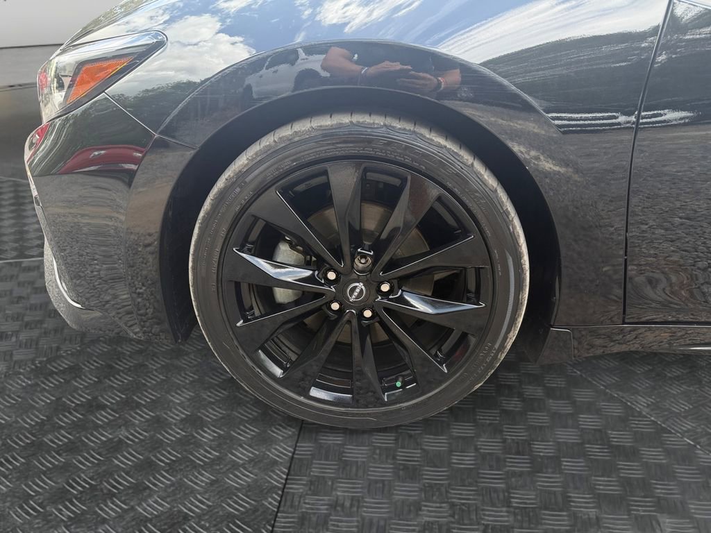 Used 2023 Nissan Maxima SR w/ Sport Mat Group FWD image 14