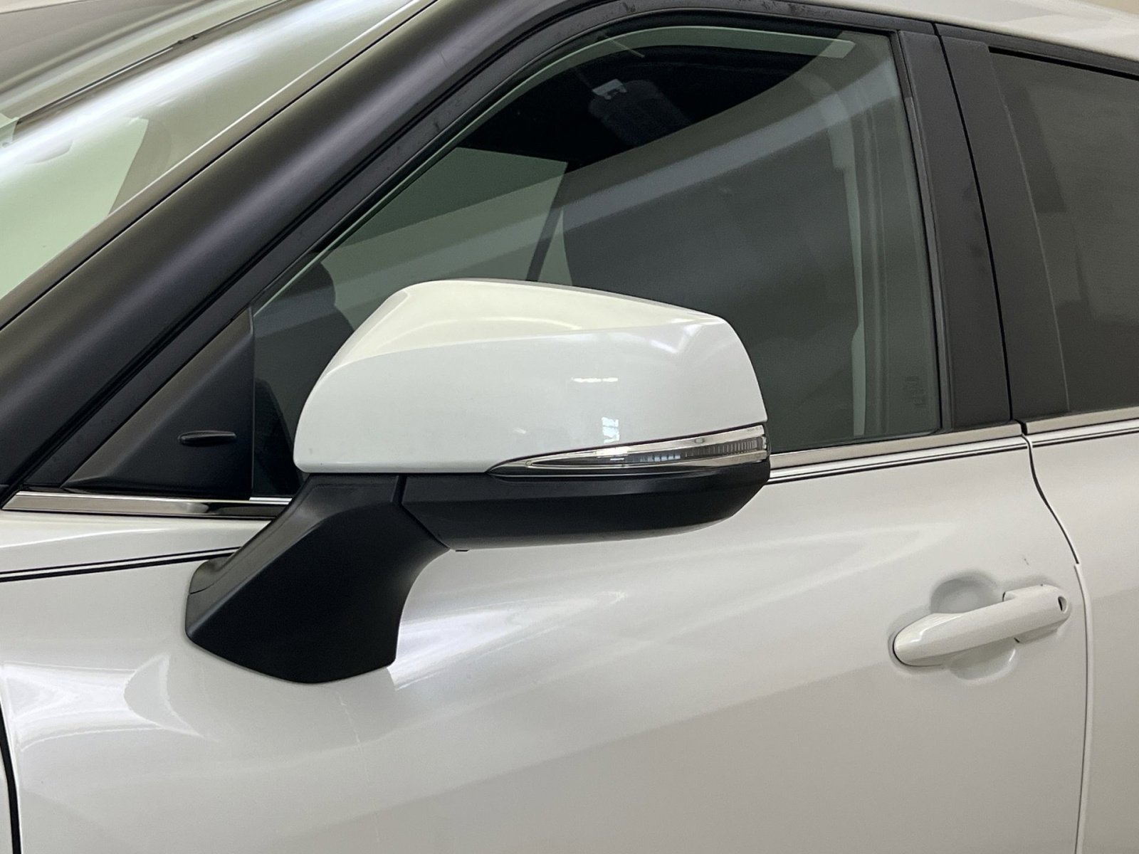 Used 2023 Toyota Highlander LE image 28