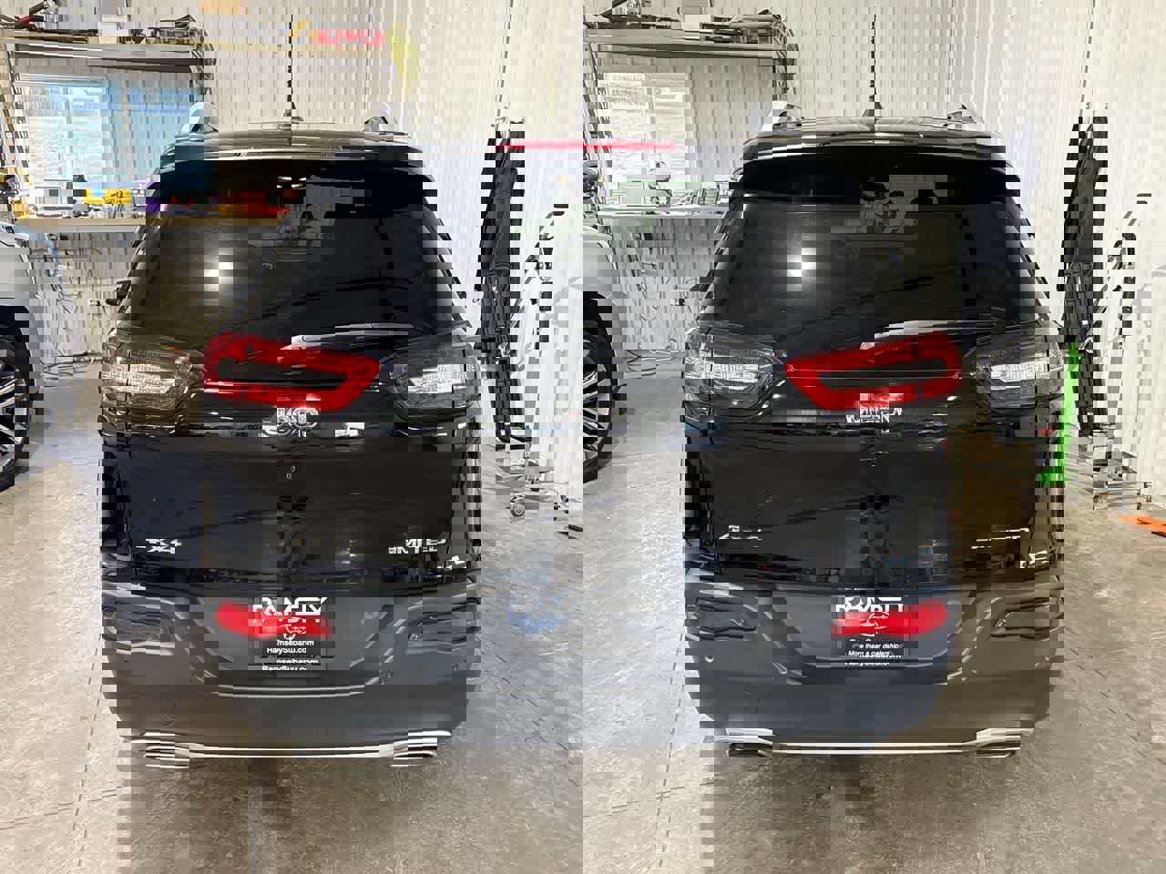 Used 2018 Jeep Cherokee Limited image 5