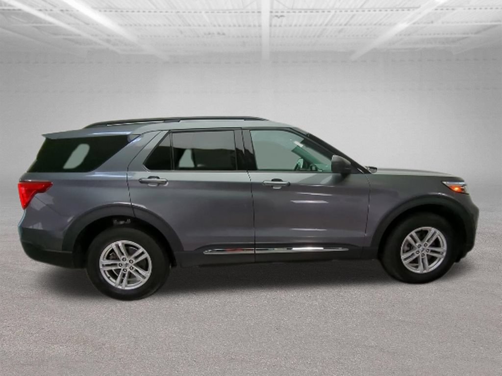 Used 2023 Ford Explorer XLT AWD/4WD image 6