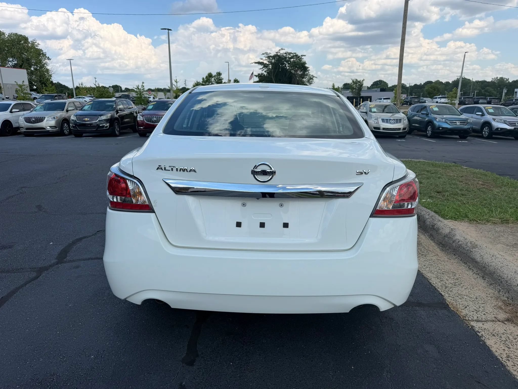 Used 2015 Nissan Altima 2.5 SV w/ Convenience Package FWD image 6