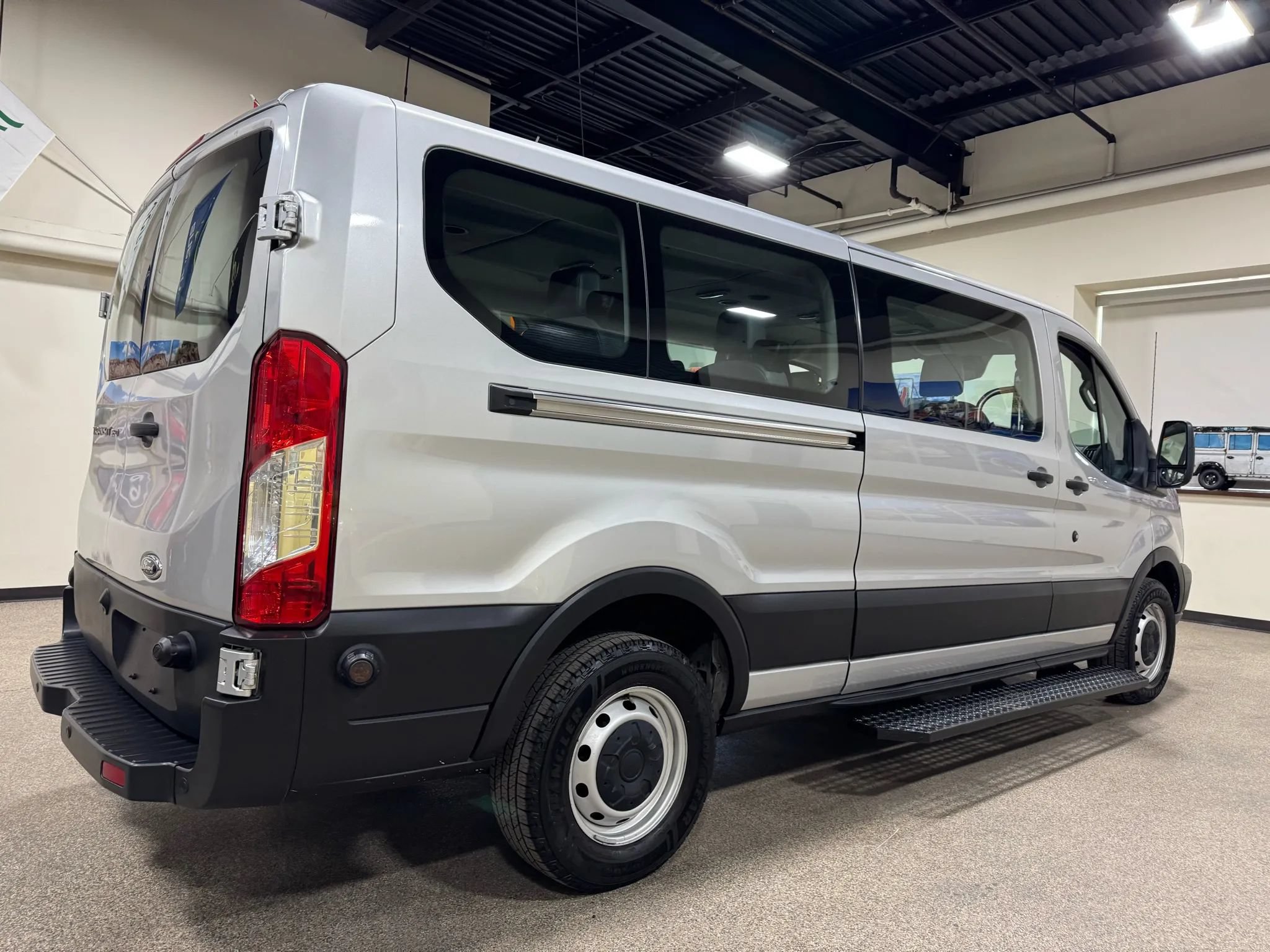 Used 2019 Ford Transit 350 XL RWD image 16