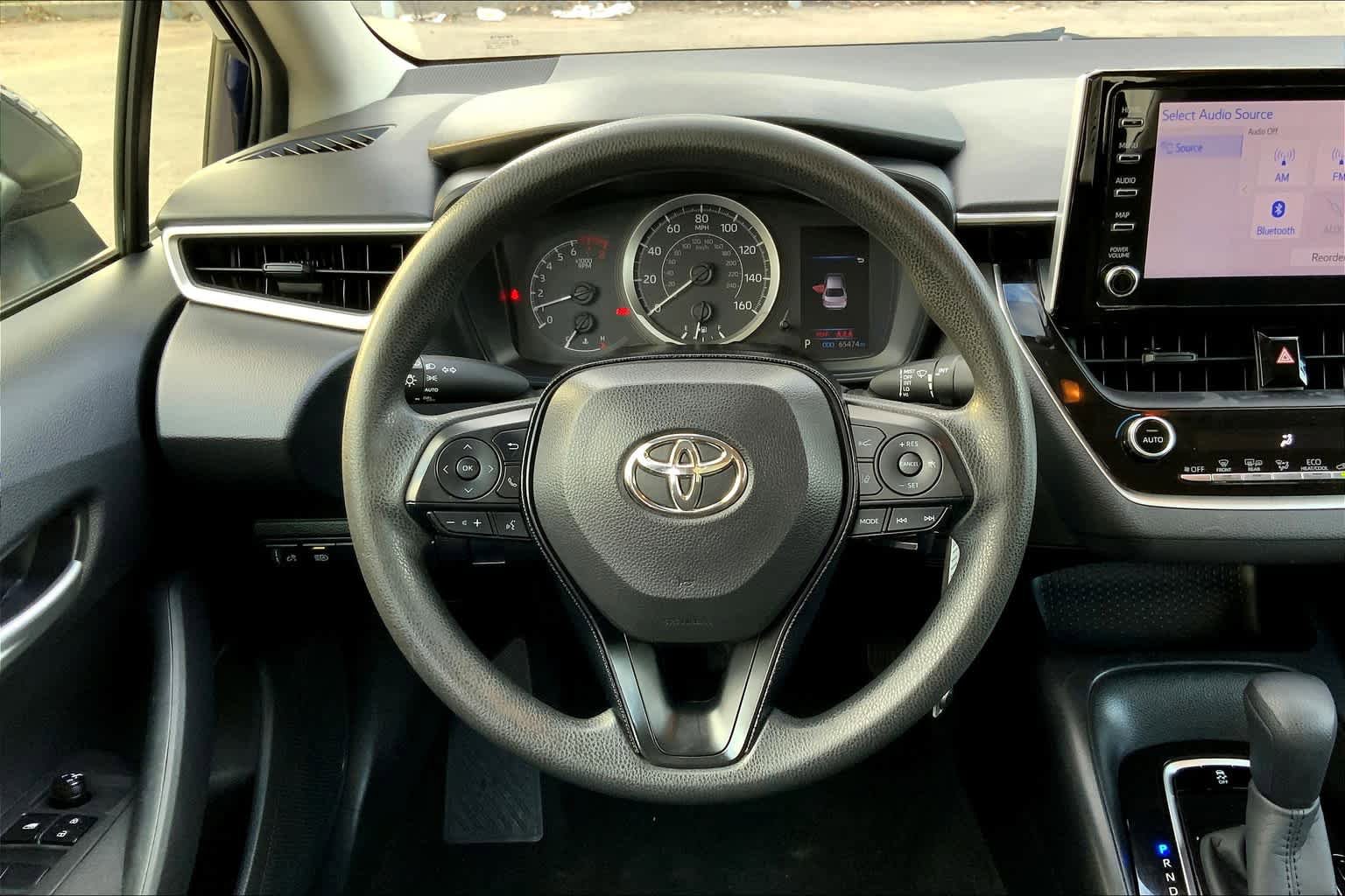 Used 2020 Toyota Corolla LE FWD image 6