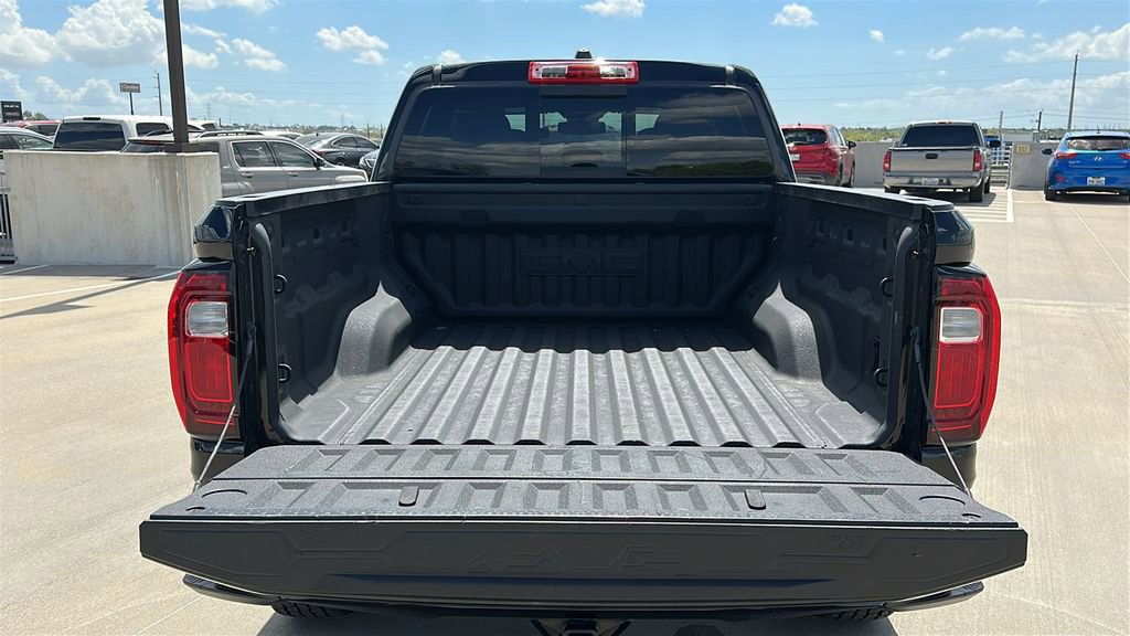 Used 2025 GMC Canyon AT4 image 33
