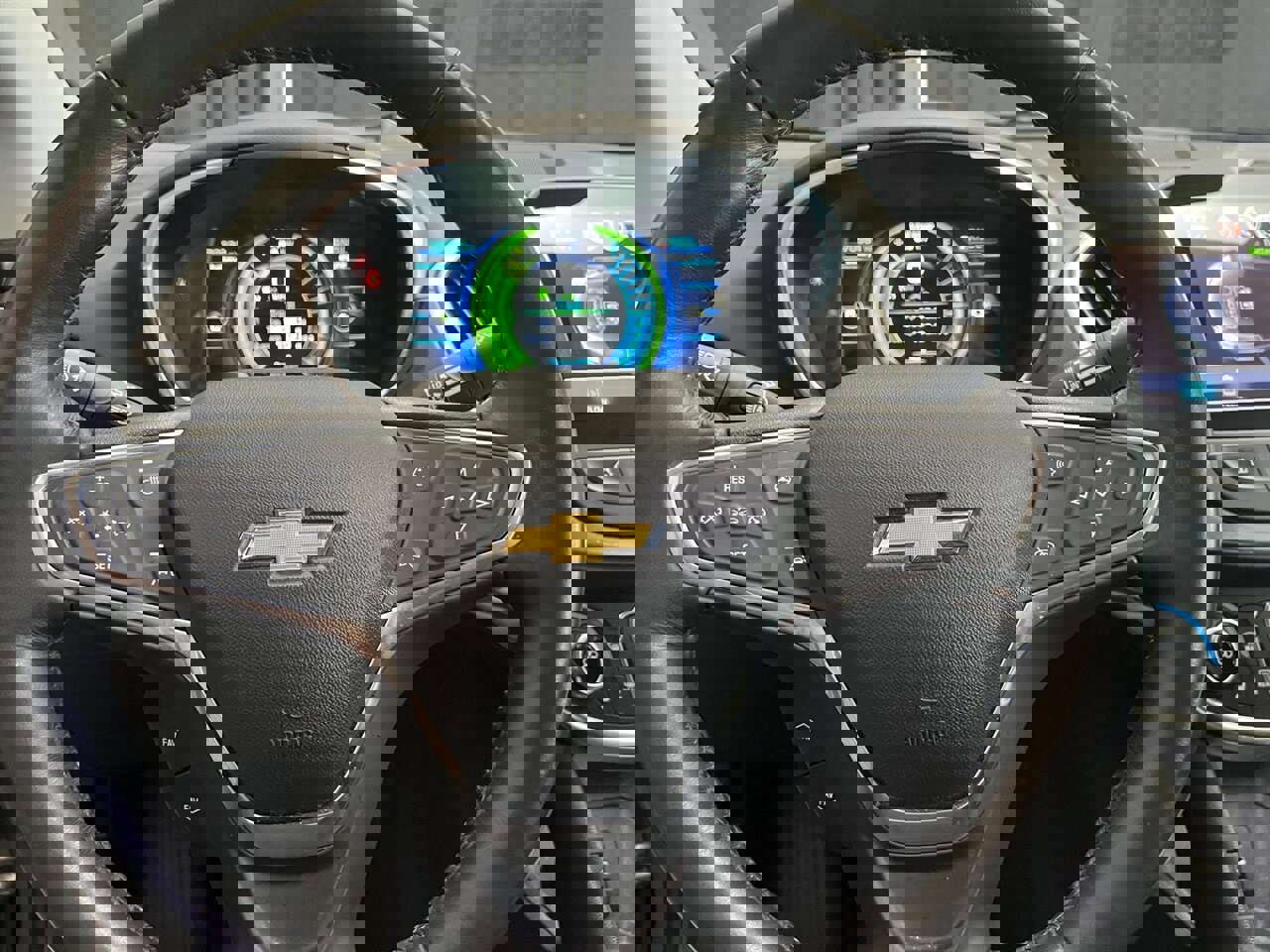 Used 2018 Chevrolet Volt Premier w/ Driver Confidence Package image 18