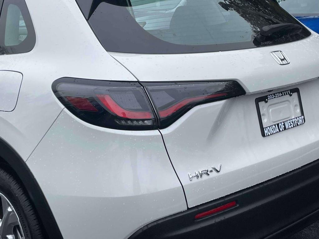 Certified 2025 Honda HR-V LX image 9