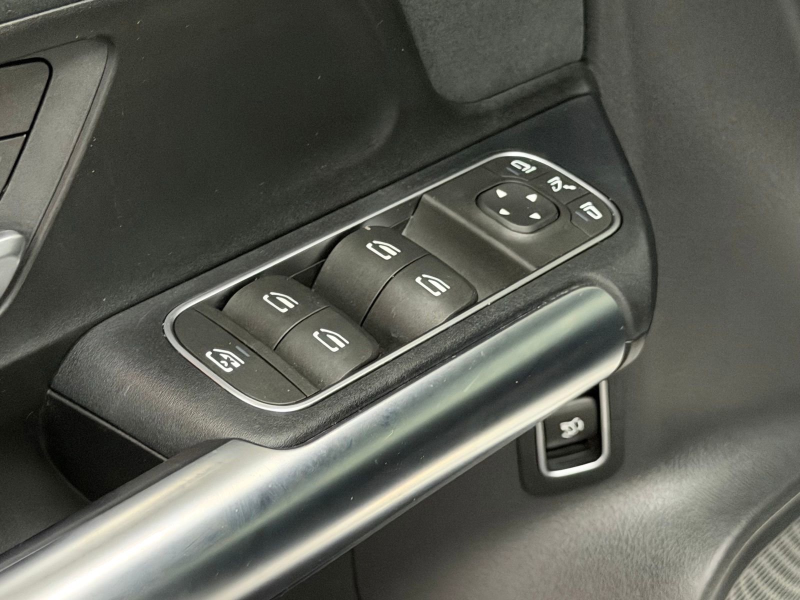 Used 2023 Mercedes-Benz GLA 35 AMG 4MATIC image 26