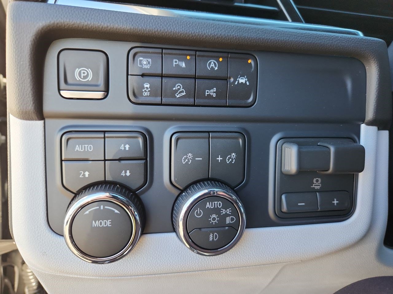 Used 2026 Chevrolet Tahoe Premier image 21