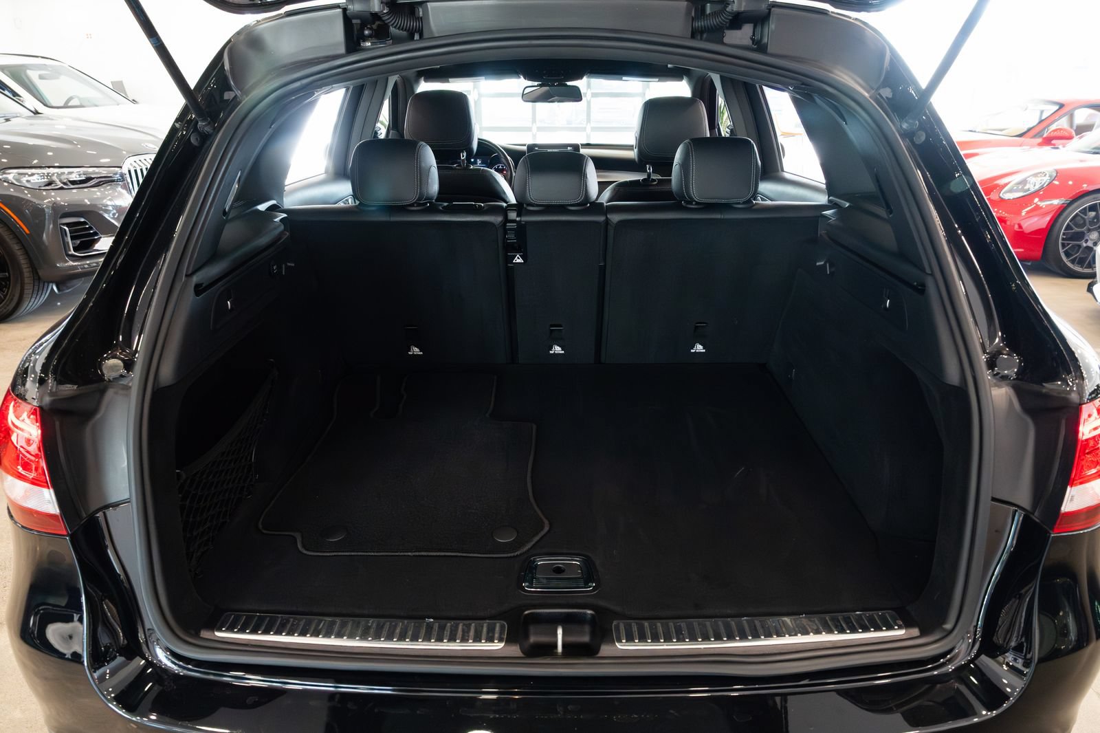 Used 2017 Mercedes-Benz GLC 300 4MATIC image 7