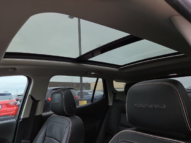 Used 2019 GMC Terrain Denali w/ Advanced Safety Package AWD/4WD image 22