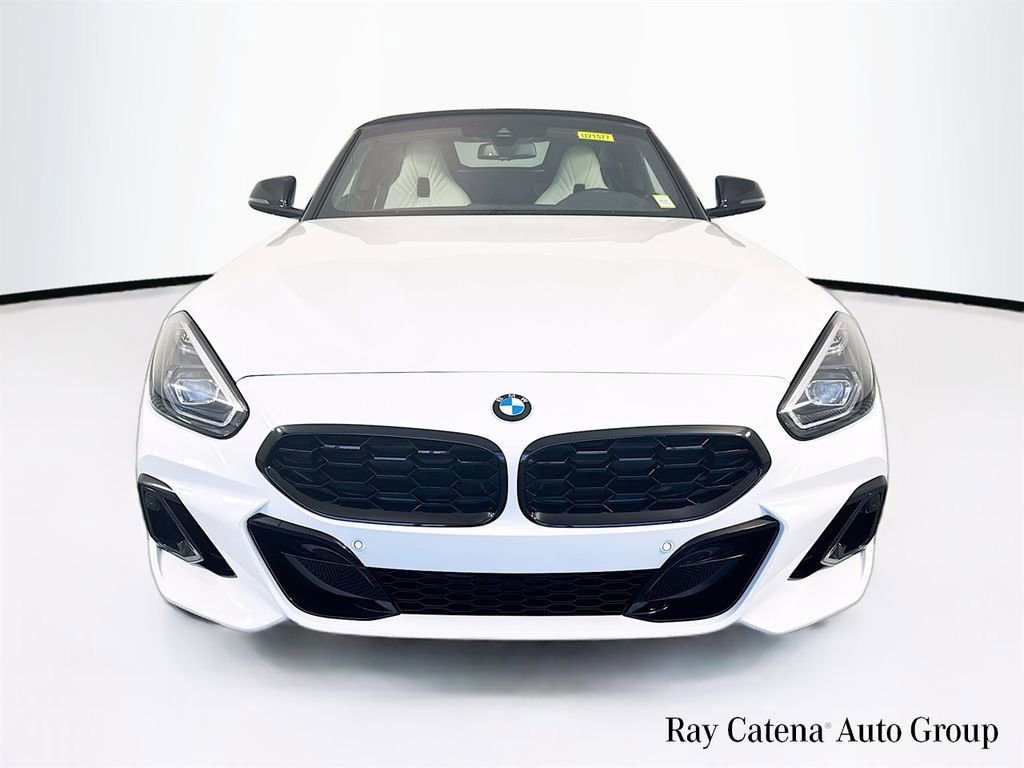 Used 2023 BMW Z4 M40i w/ Premium Package image 2
