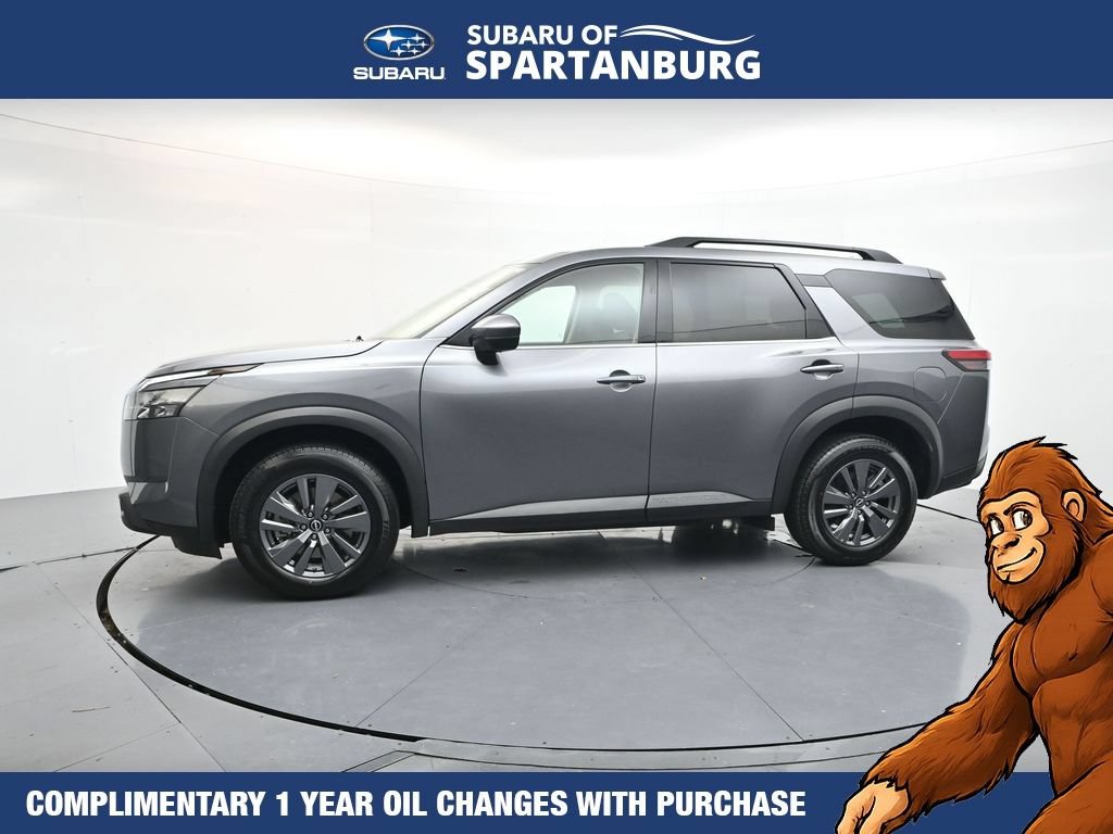 Used 2025 Nissan Pathfinder SV FWD image 4