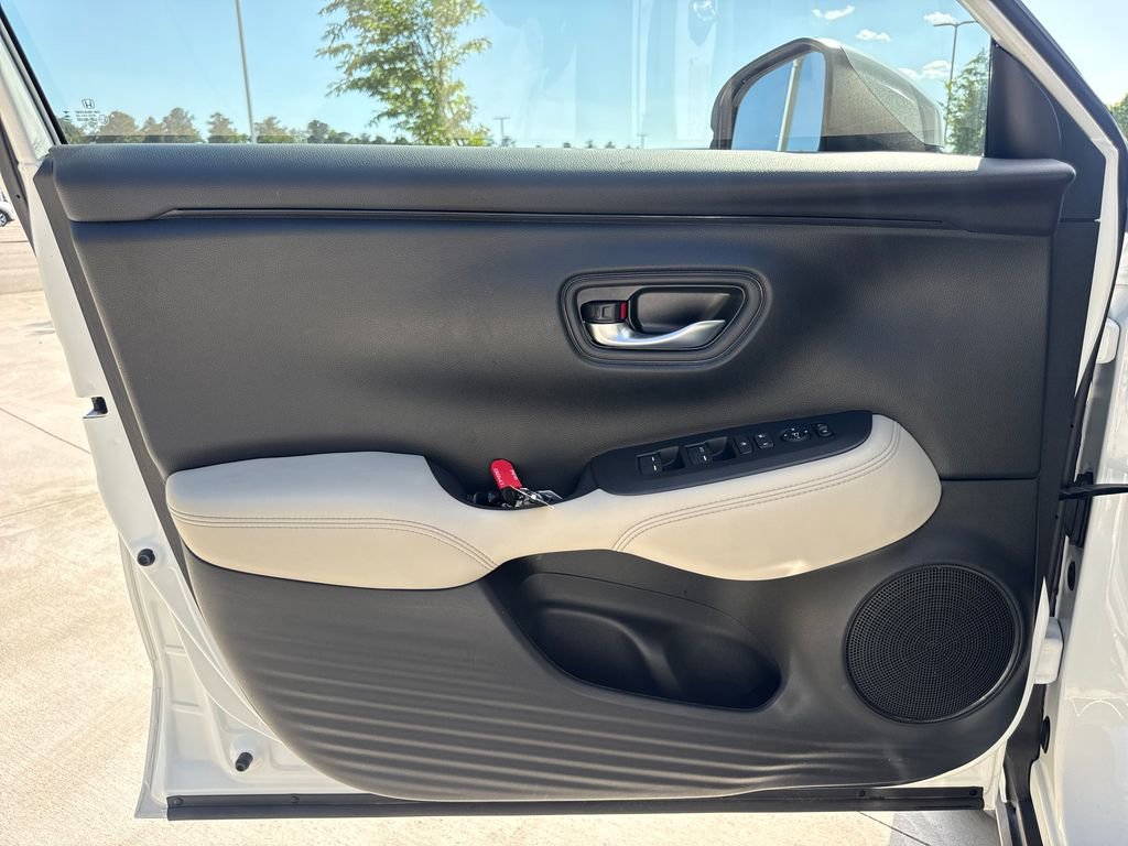 Certified 2025 Honda HR-V LX image 11