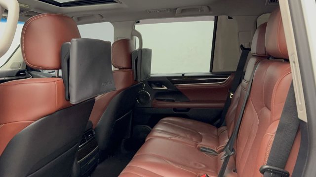 Used 2019 Lexus LX 570 4WD w/ Luxury Package image 25