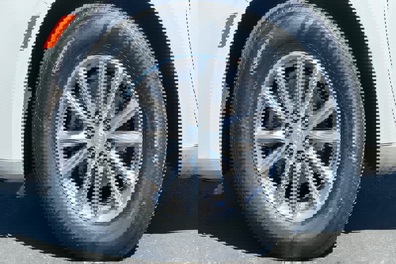 Used 2022 Buick Enclave Essence image 29