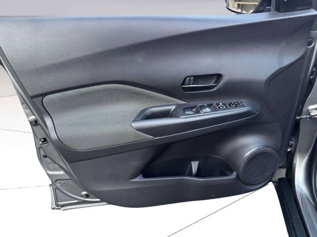 Used 2020 Nissan Kicks S image 18