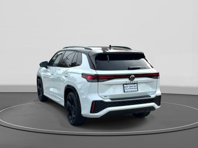 New 2026 Volkswagen Tiguan SE R-Line FWD image 3