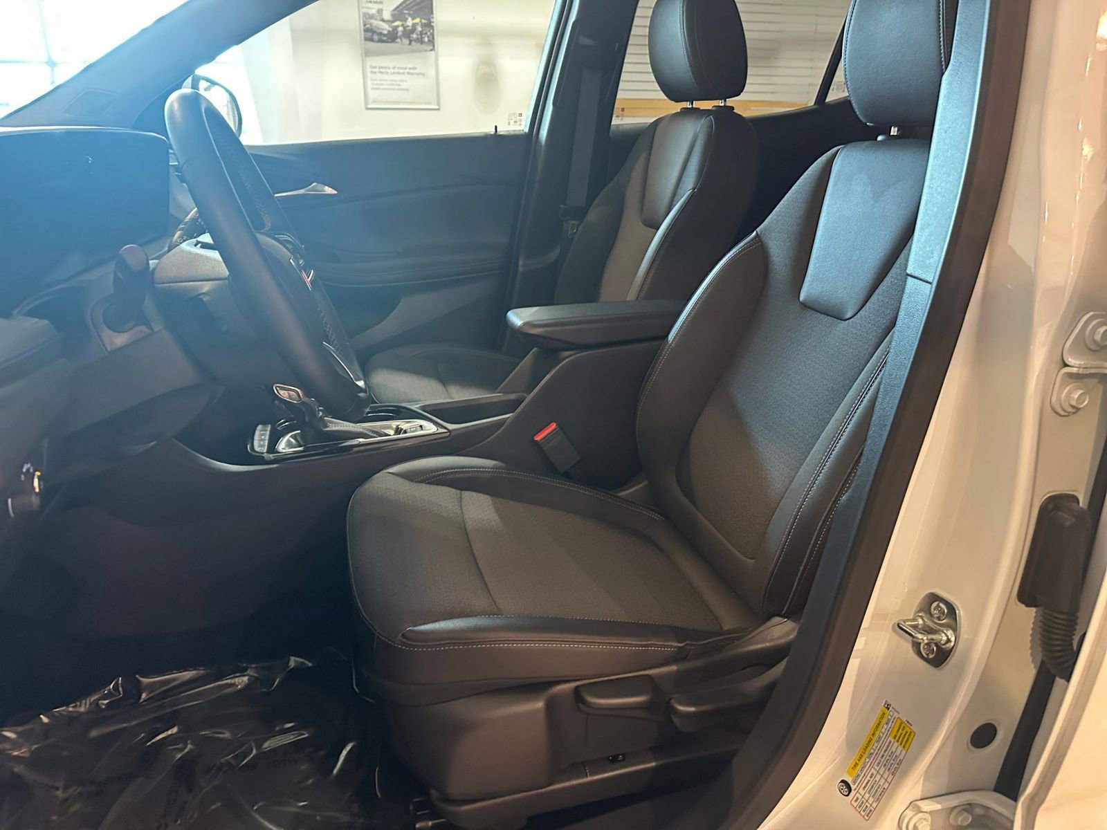 Used 2025 Buick Encore GX Preferred image 24