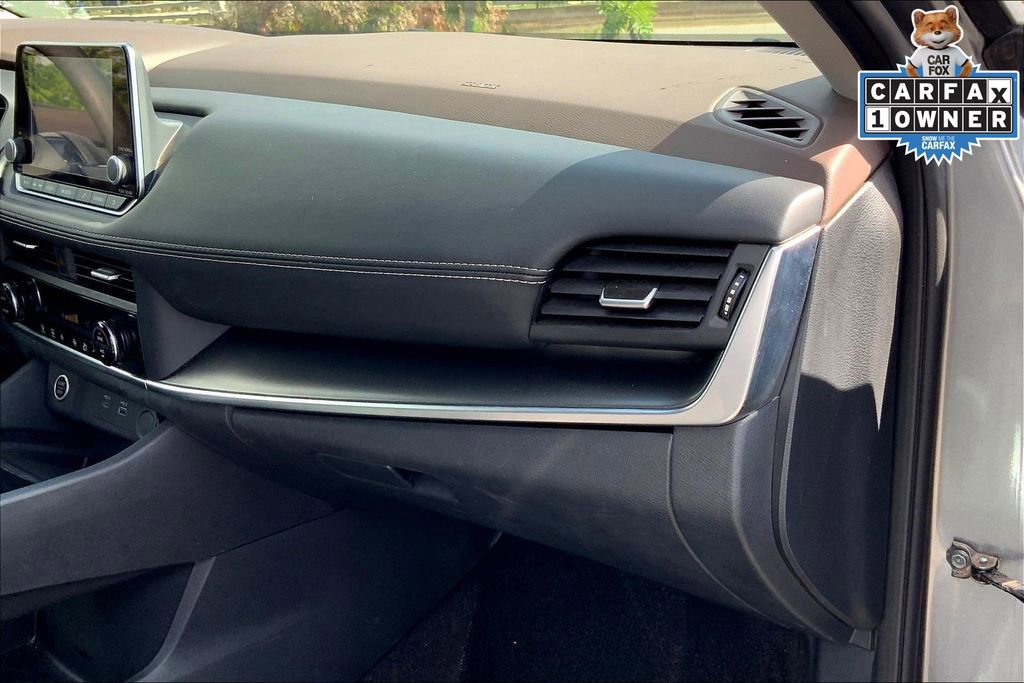 Used 2023 Nissan Rogue SV image 15