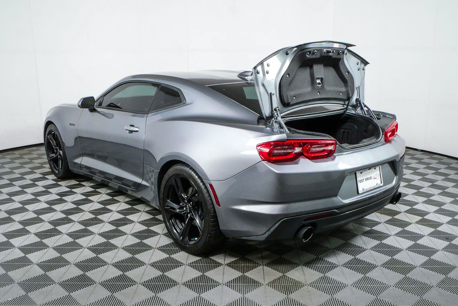 Used 2021 Chevrolet Camaro LT RWD image 28