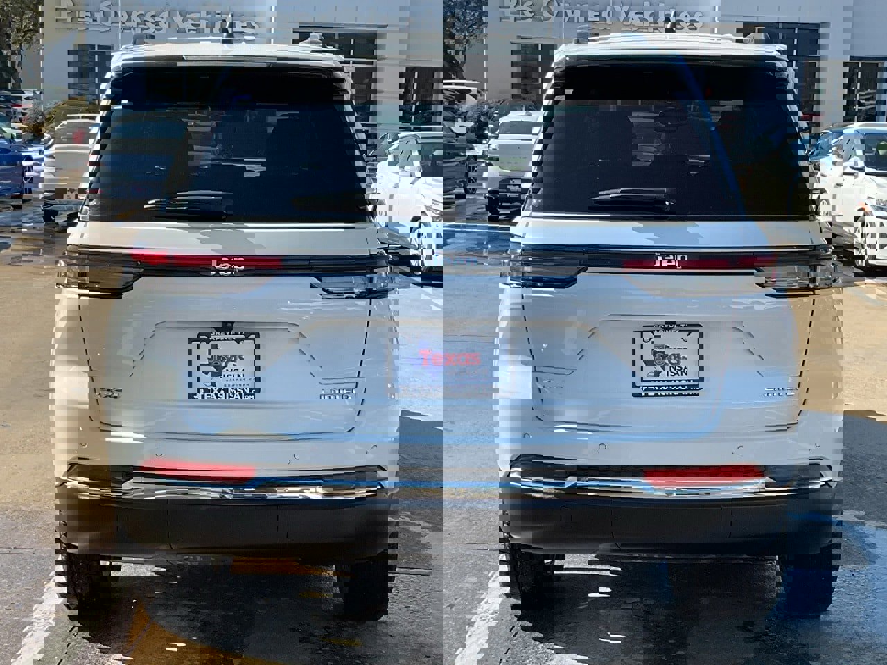 Used 2023 Jeep Grand Cherokee Limited w/ Trailer Tow Prep Group (B) image 6