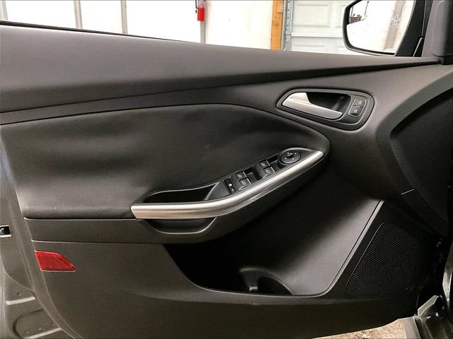 Certified 2017 Ford Focus ST FWD image 22