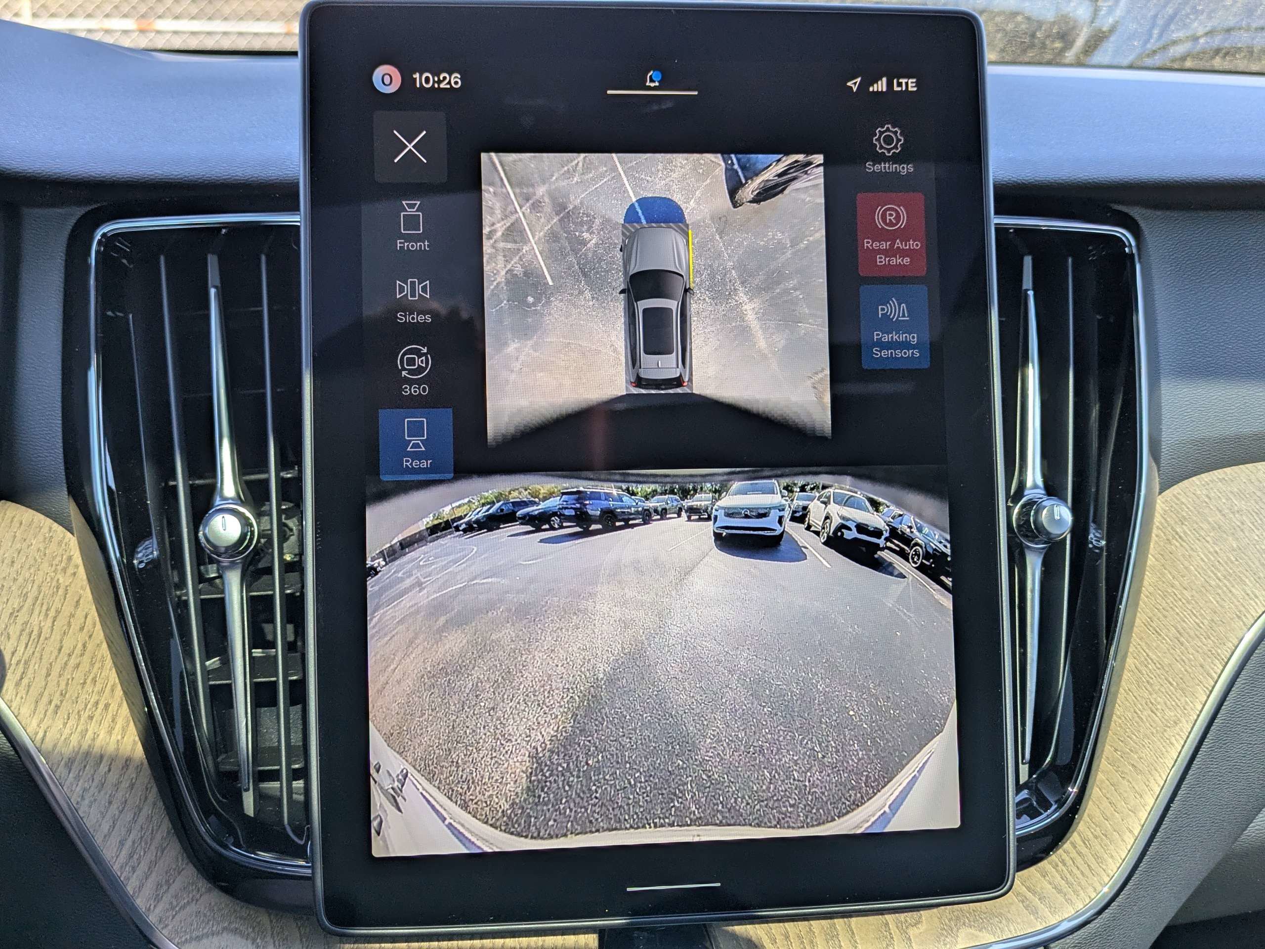 New 2026 Volvo XC60 B5 Plus w/ Protection Package Premier image 23