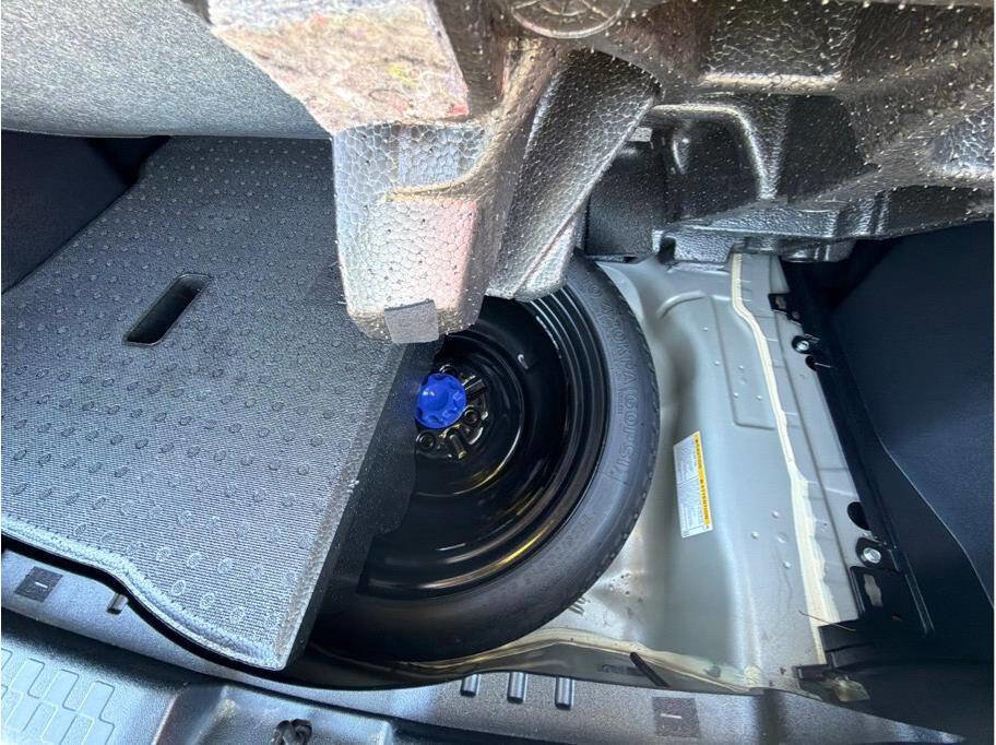 Used 2015 Toyota Prius C Three image 21