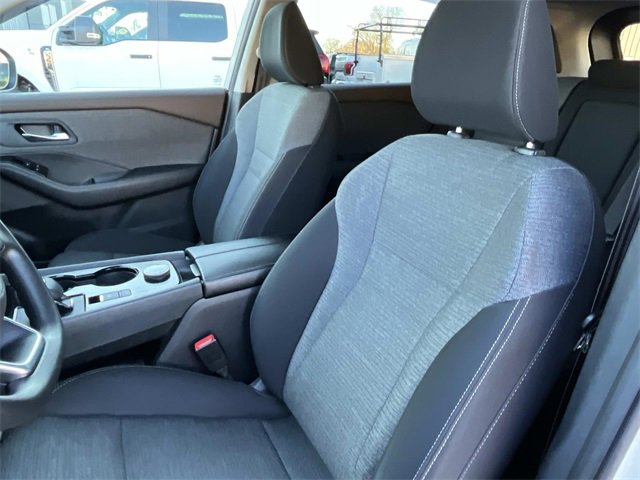 Used 2022 Nissan Rogue SV image 28